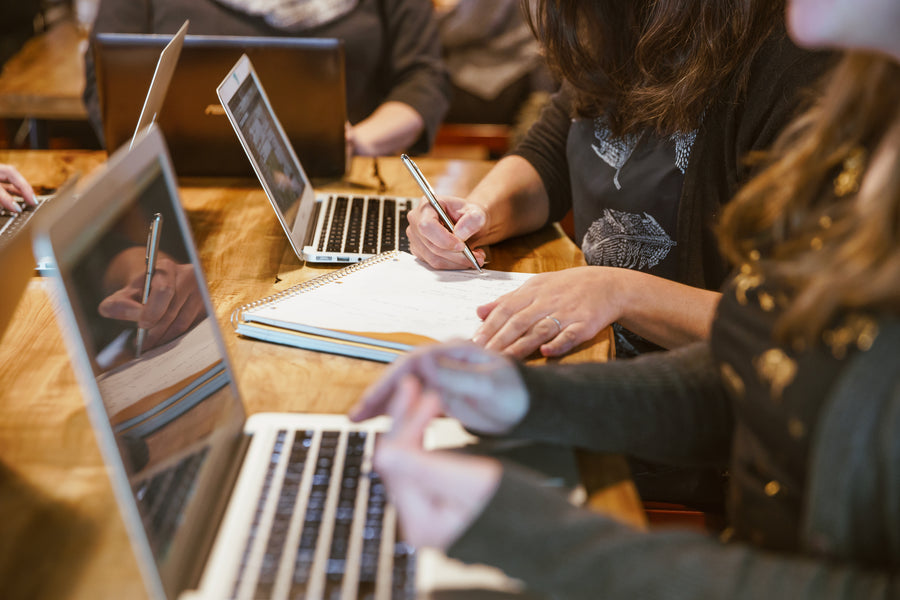 Estudiantes en taller de programación